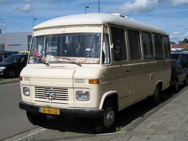 Mercedes-Benz L 407