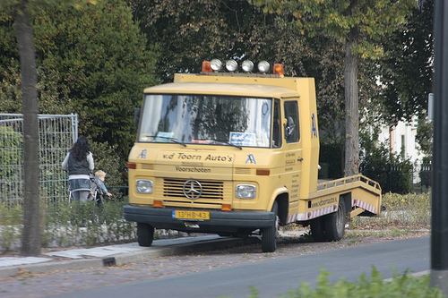 Mercedes-Benz L407