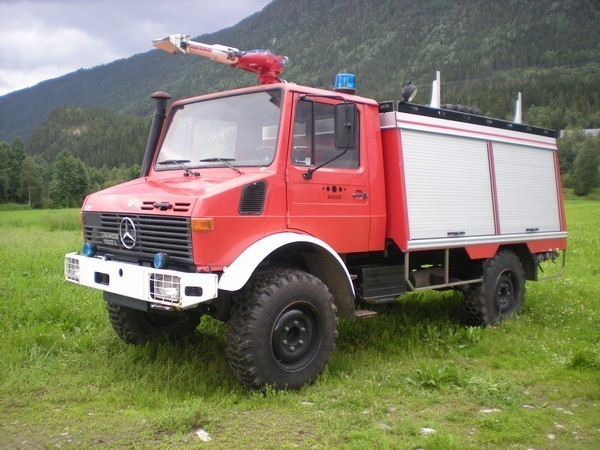 Mercedes-Benz U1300L