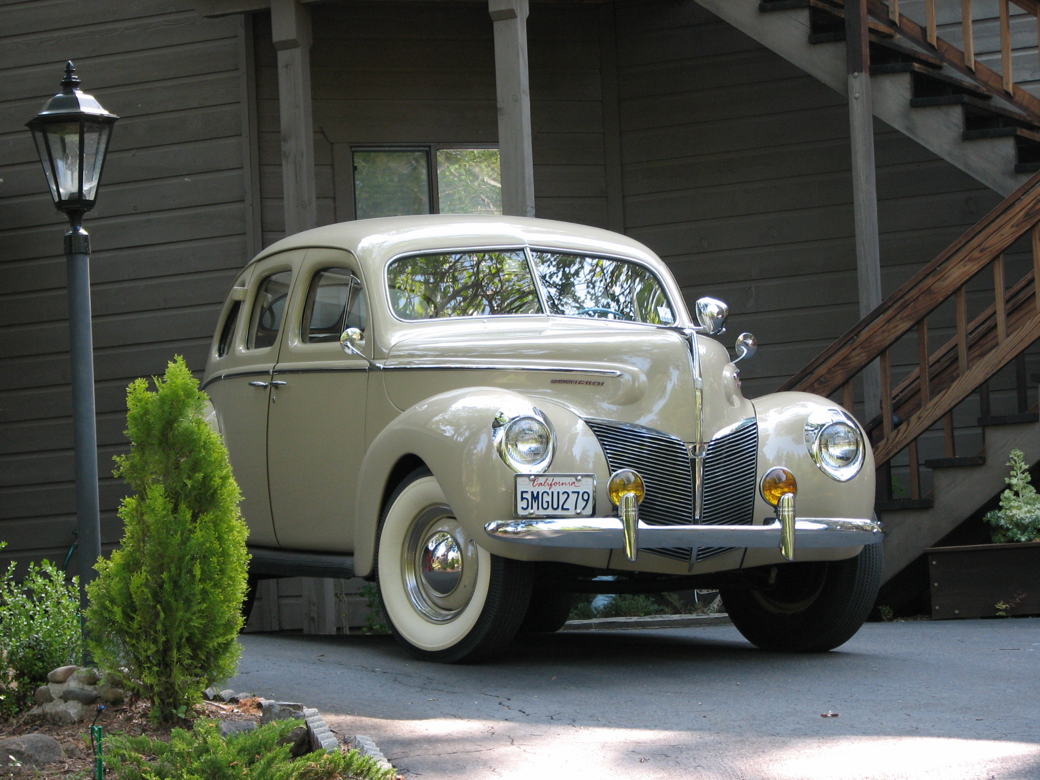 Mercury 4 dr sedan