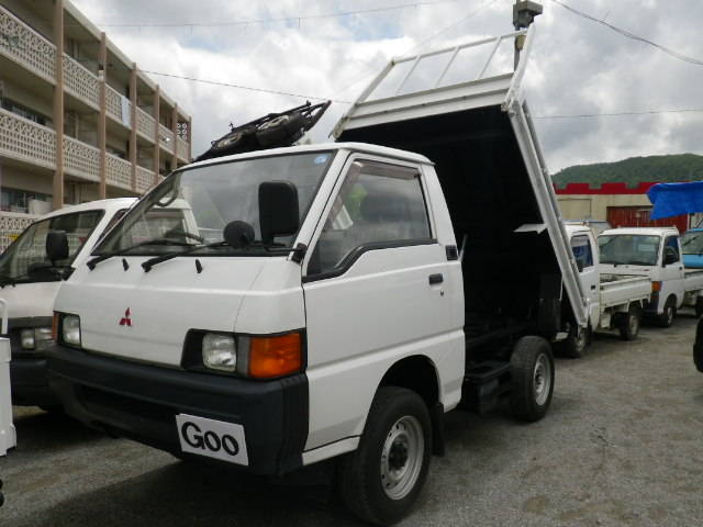 Mitsubishi Delica Flat Truck