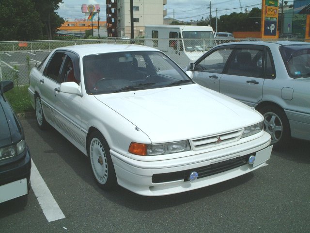 Mitsubishi Galant ZR-4