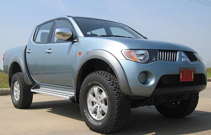 Mitsubishi L200 CRS Dakar Mid Cab