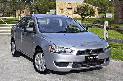 Mitsubishi Lancer ES