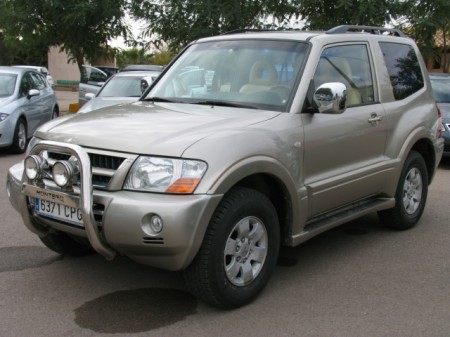 Mitsubishi Montero GLS 32 D-iD