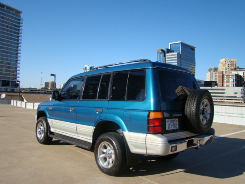 Mitsubishi Montero LS 3000 Wagon