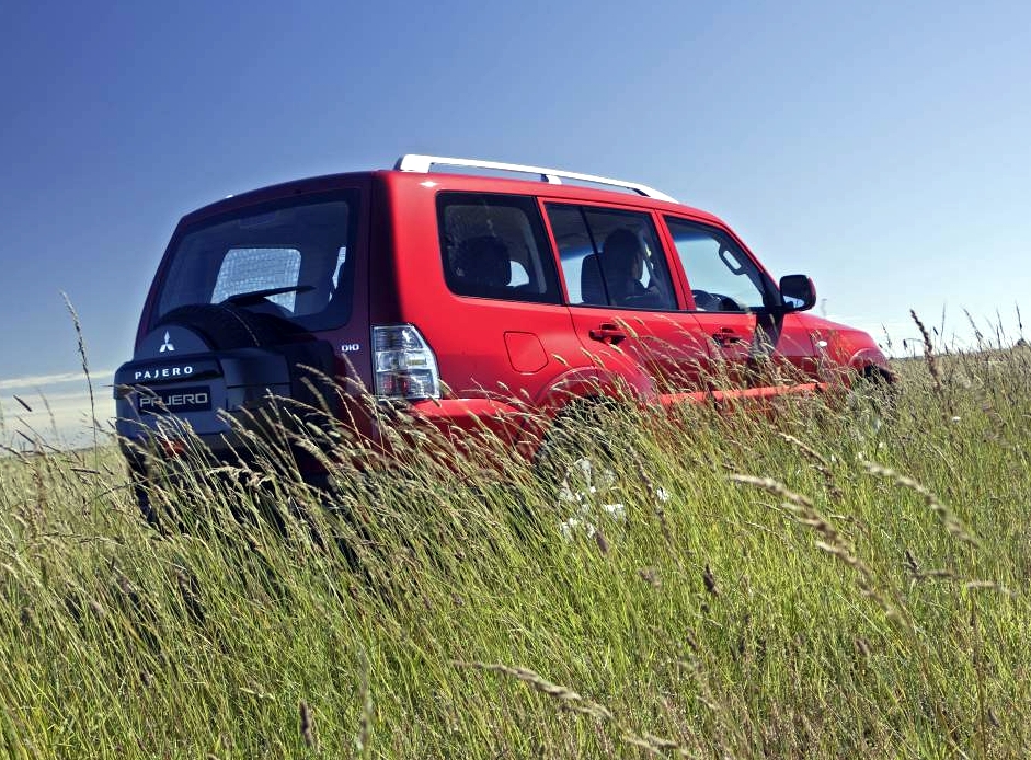 Mitsubishi Pajero Exceed 2500 Turbo Wagon