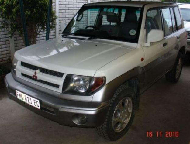 Mitsubishi pajero io 2006