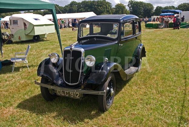 Morris Saloon-8