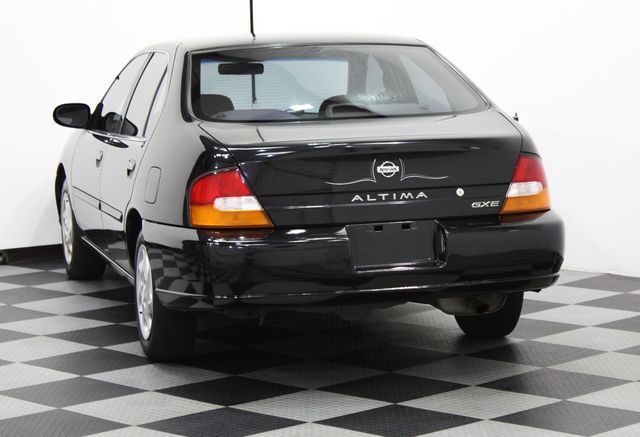 Nissan Altima GXE 24