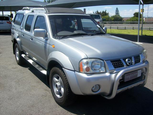 Nissan D21 24 Crew Cab 4x4