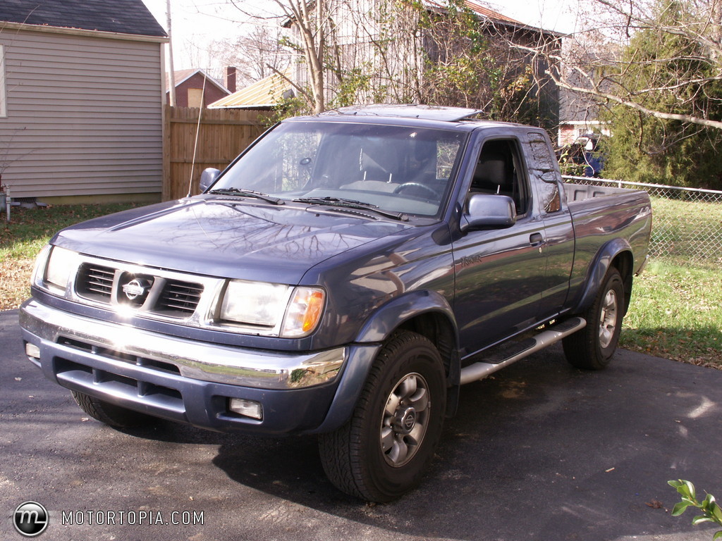 Nissan Frontier Desert Runner