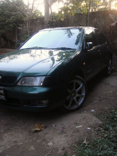 Nissan Primera GXE 20