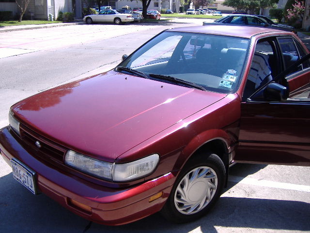 Nissan Stanza 18 Sedan