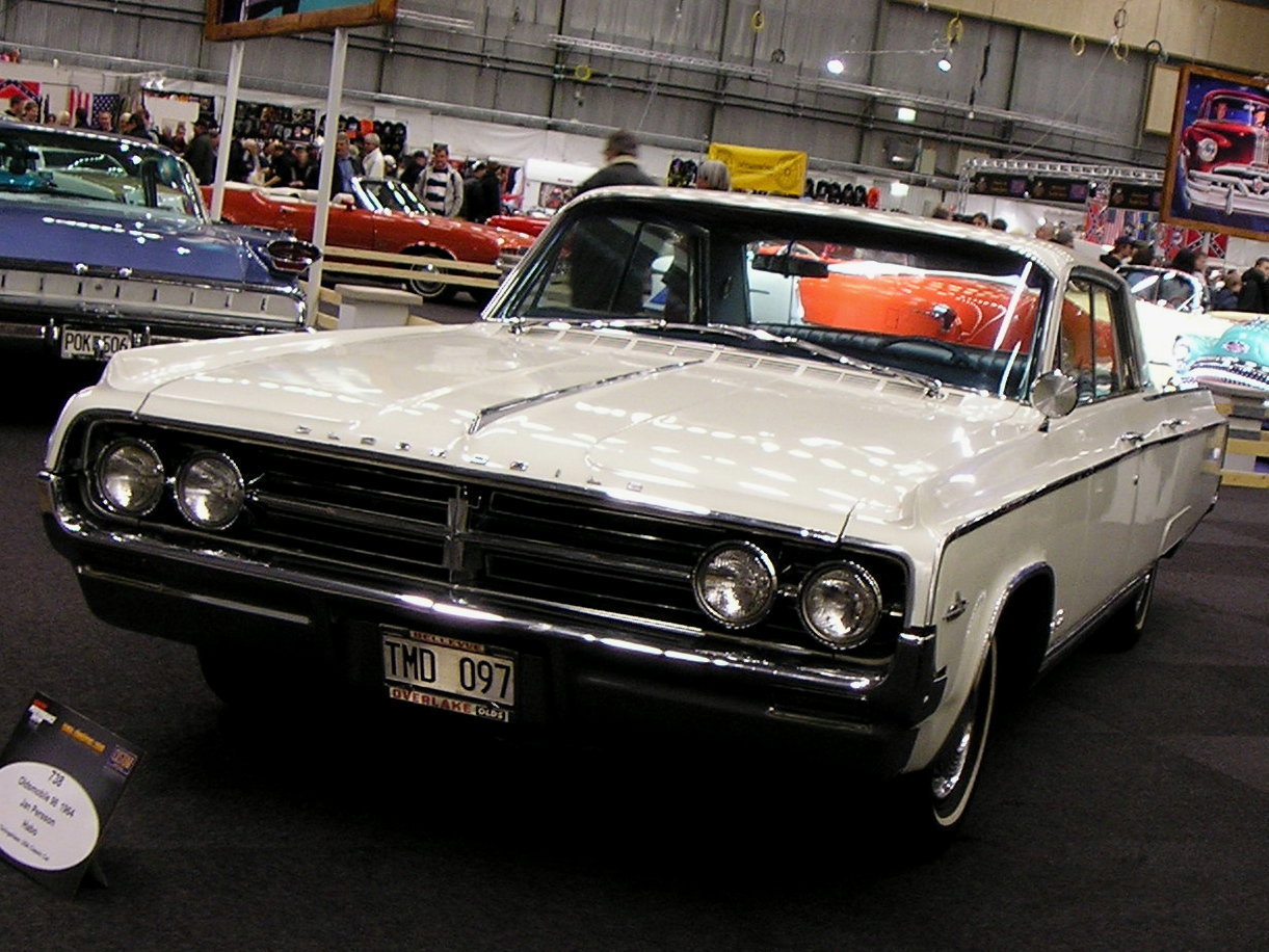 Oldsmobile 98 LS 4dr HT