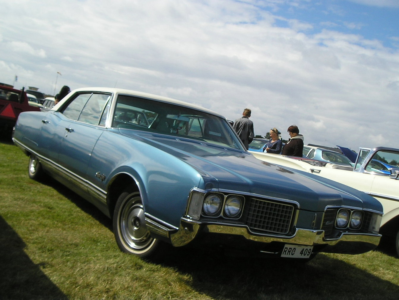 Oldsmobile Delta 88 4dr HT