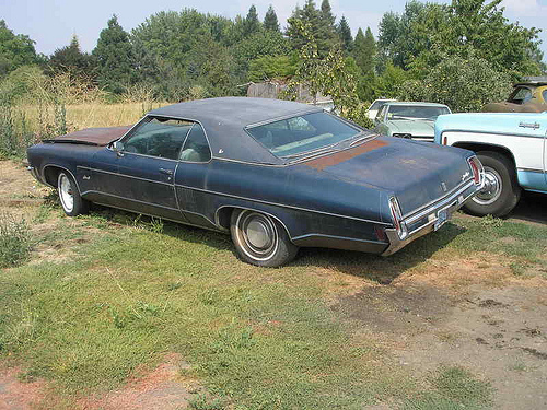 Oldsmobile Delta 88 Royale Holiday 4dr