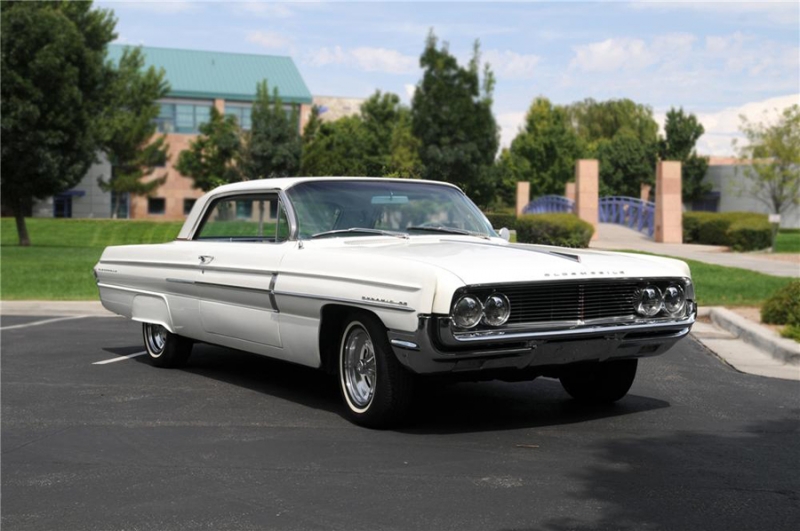 Oldsmobile Dynamic 88 2dr