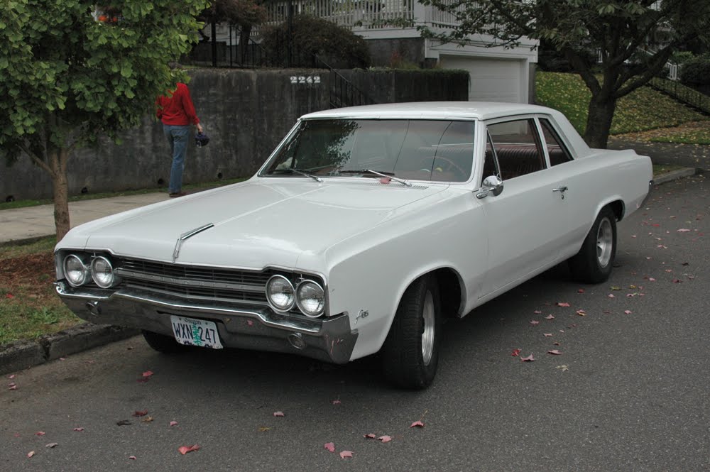 Oldsmobile F-85 2-dr Coupe