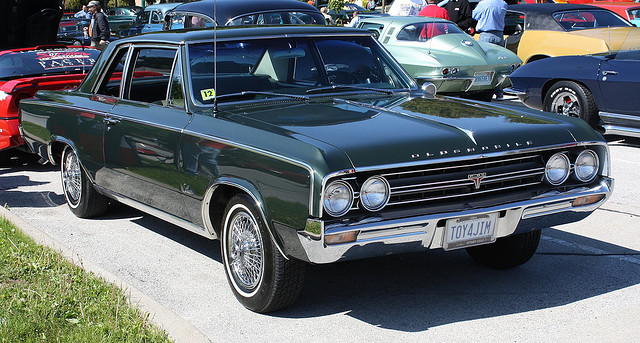 Oldsmobile F-85 Cutlass 2-dr