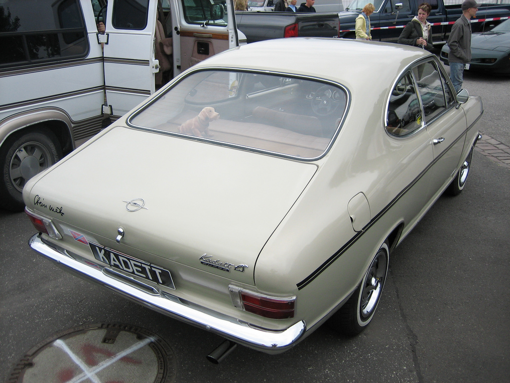 Opel Kadett GSi 20i