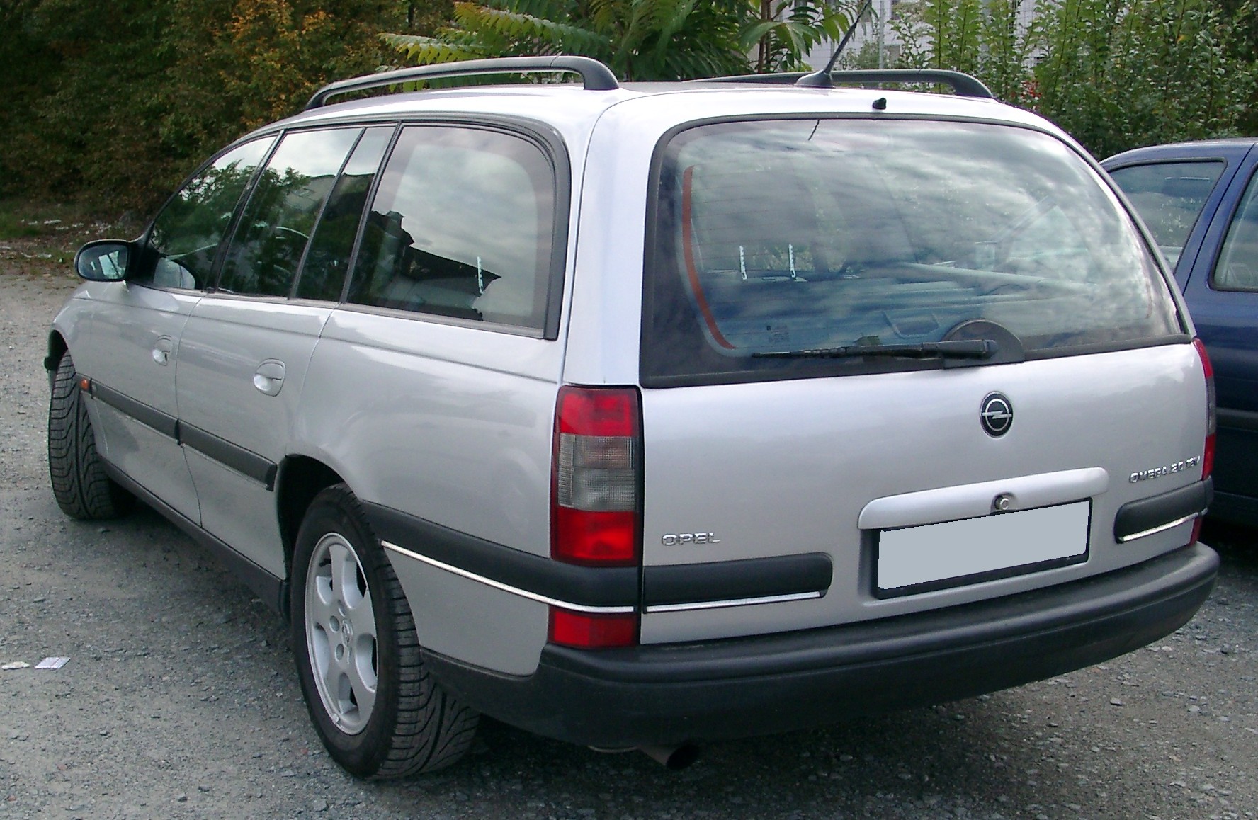 Универсал караван. Opel Omega Caravan универсал. Opel Omega универсал 1996. Опель Омега универсал 1994. Opel Omega a Caravan.