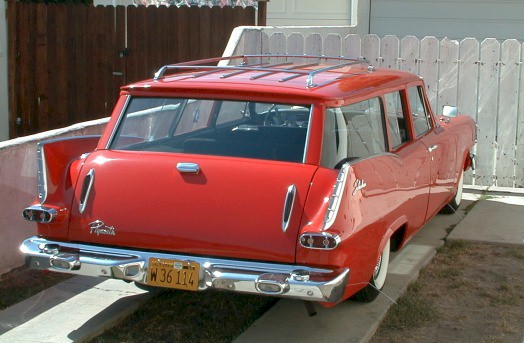 Plymouth De Luxe Suburban