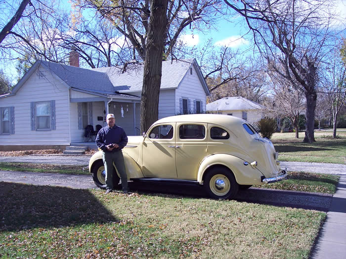 Plymouth P-6 sedan