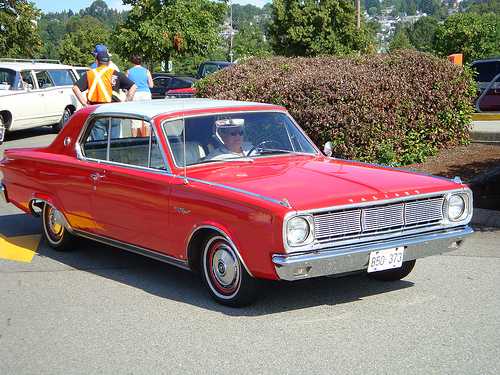 Plymouth Valiant Signet 2dr