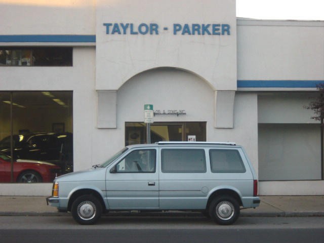 Plymouth Voyager LE