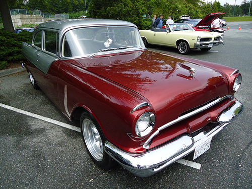 Pontiac Chieftain 2dr sedan