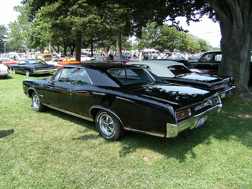 Pontiac Tempest Custom 2dr HT