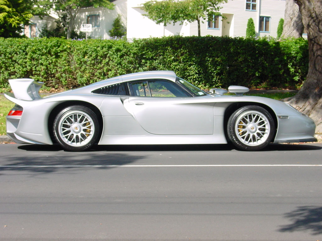 Porsche 911 GT1