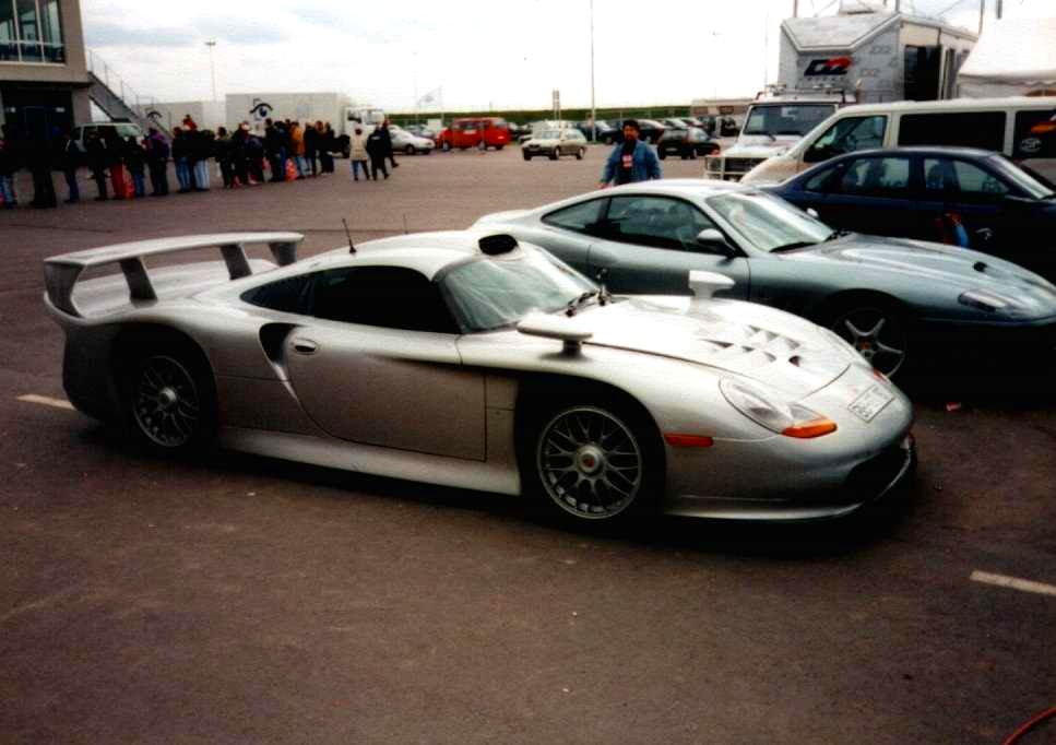 Porsche 911 GT1 EVO