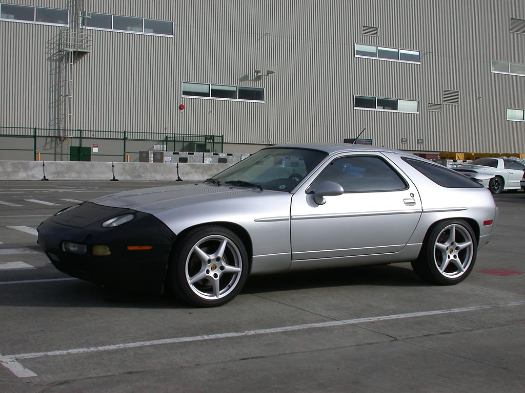 Porsche 928 S4