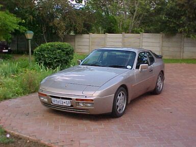 Porsche 944 S2