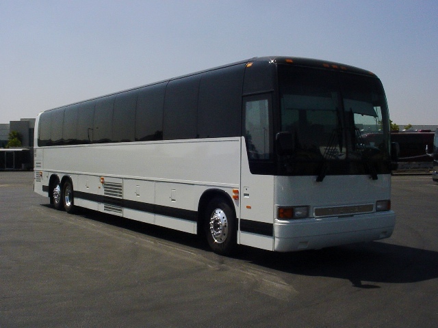 Prevost Deluxe Coach