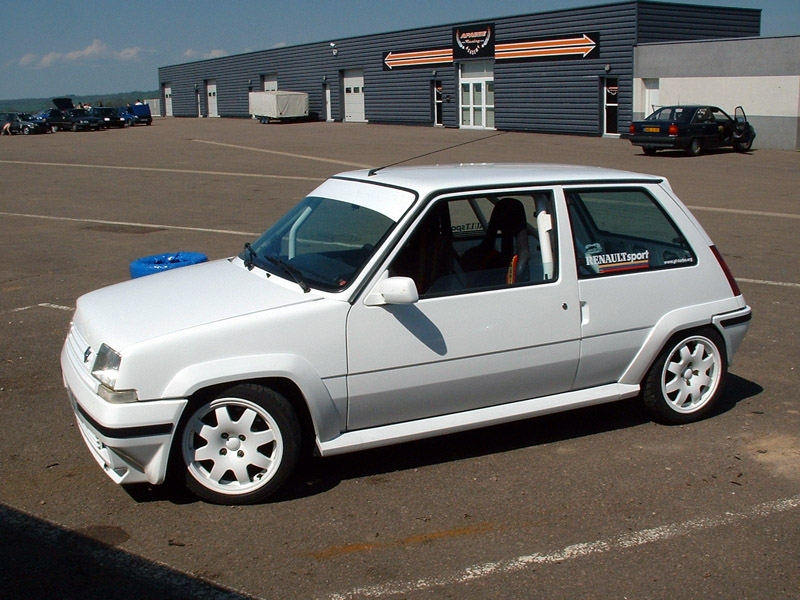 Renault 5 GT