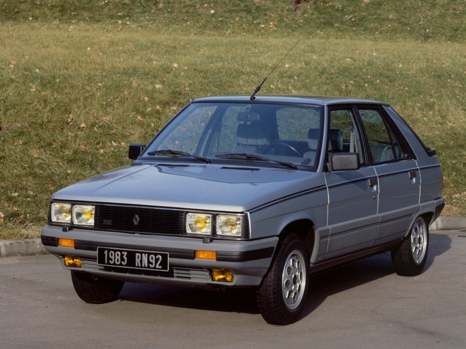 Renault старые. Renault 11. Renault 11 Electronic. Renault 1983. Renault 11 gt.