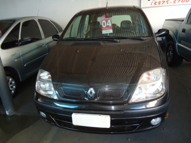 Renault Clio RXE 16 Auto