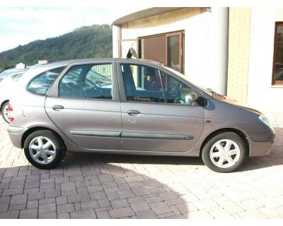 Renault Scenic 2 16 RXT