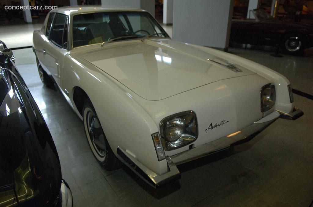 Studebaker Avanti R3