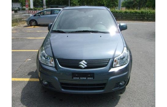 Suzuki SX4 GL 16 Sedan