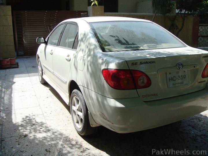 Toyota Corolla SE Saloon