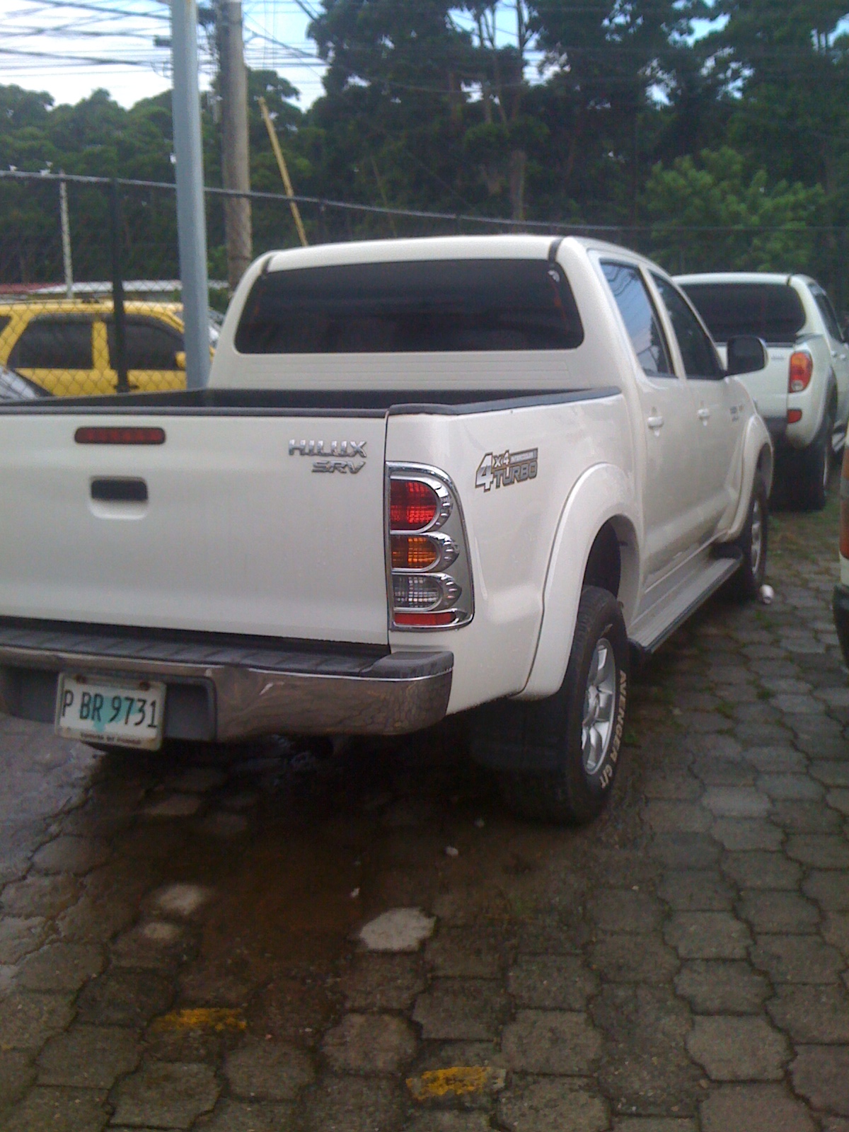 Toyota Hilux 1600 Crew Cab