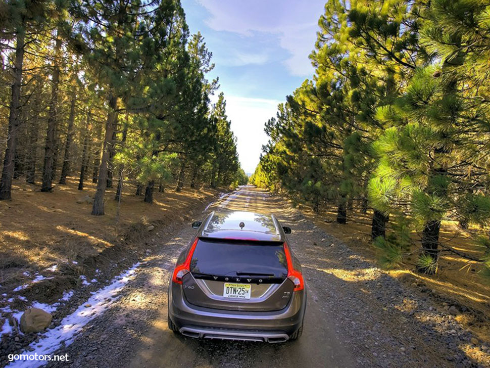 2016 Volvo V60 Cross Country 