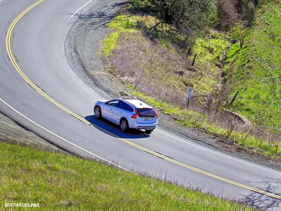 2016 Volvo V60 Cross Country 