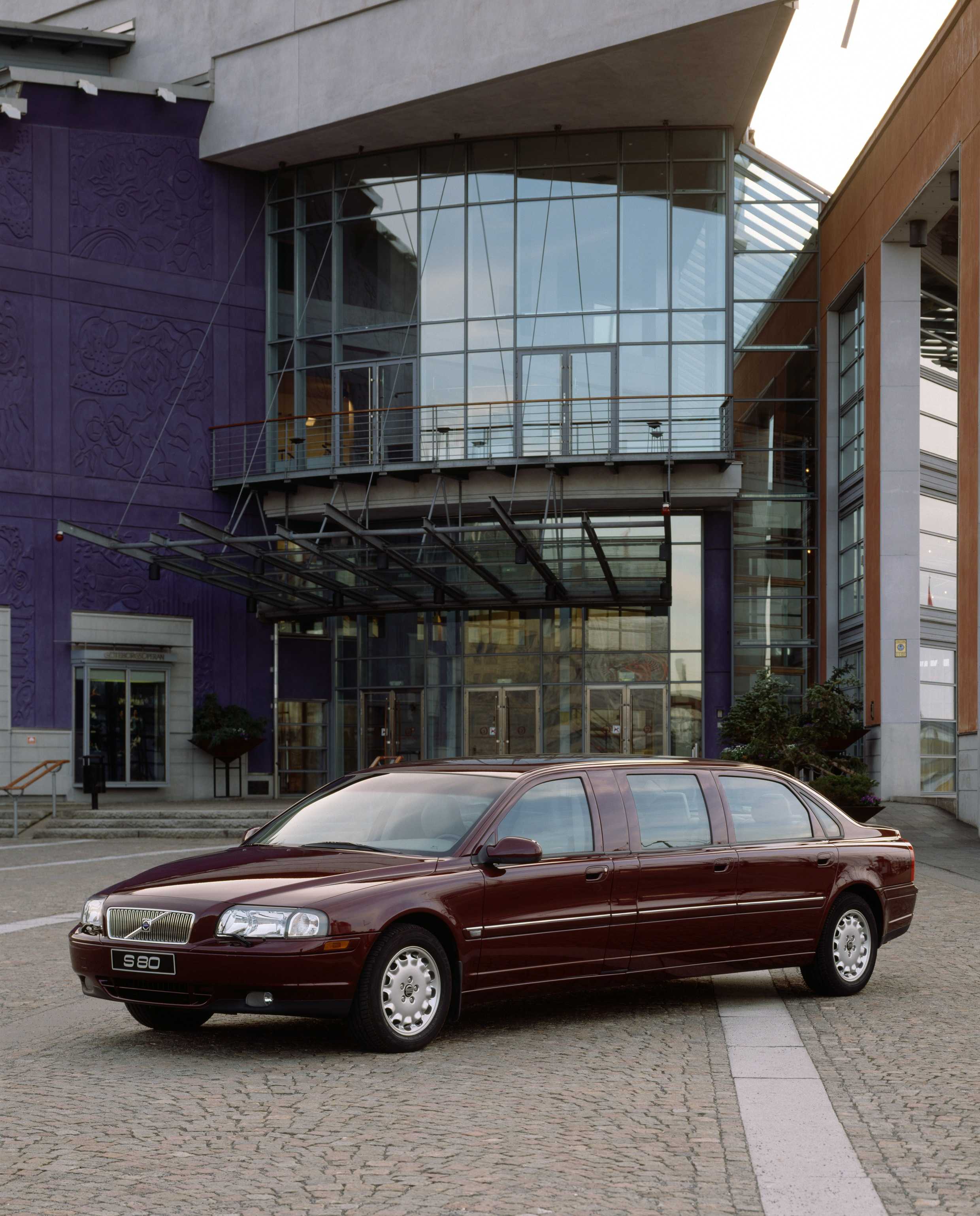 Volvo S80 Stretch Limo